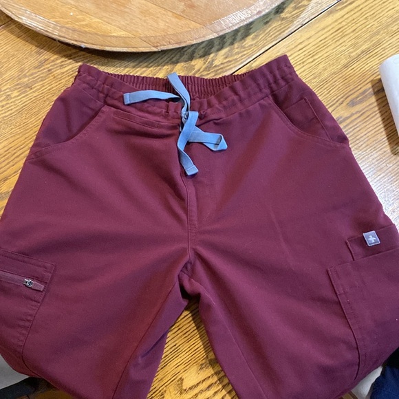 Figs Scrub Set - Picture 2 of 2